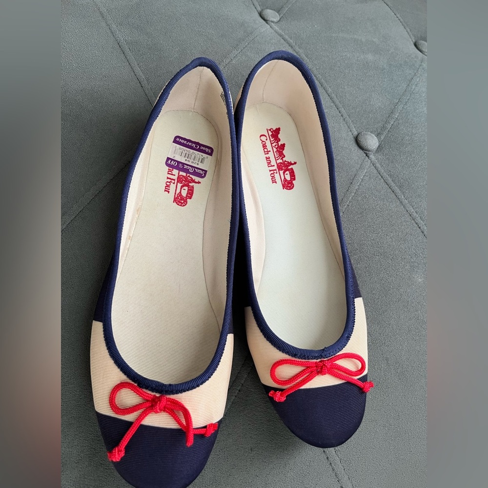 New!! Coach and Four Lindsay Blue & Red Flats Size 9.5